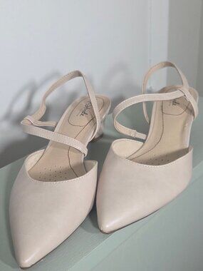 Life Stride Women's Minimalist Off White Slingback Heels Pump 10 Medium